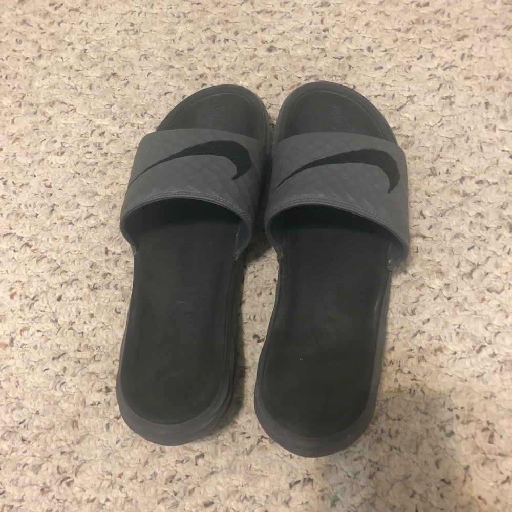 Nike Women’s slides